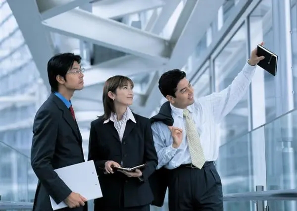 提拔你，换掉你，从来都不是看努力